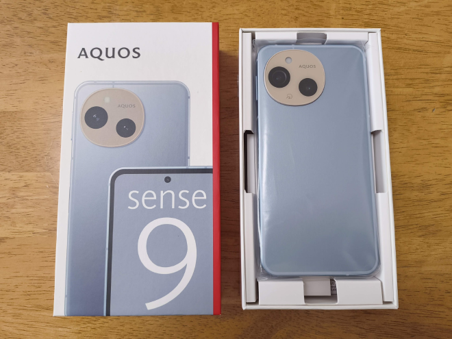 AQUOS sense9